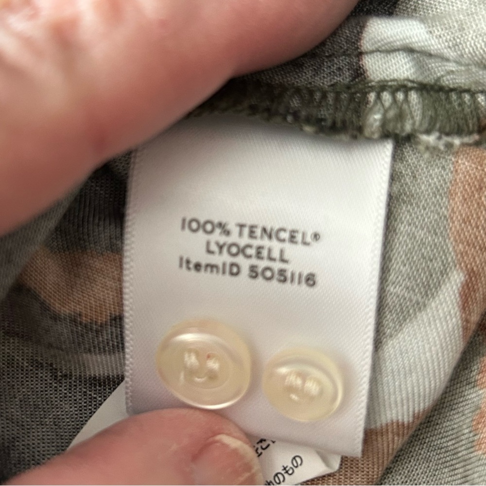LL Bean Signature Women’s Camo ButtonDown XS - Picture 5 of 6